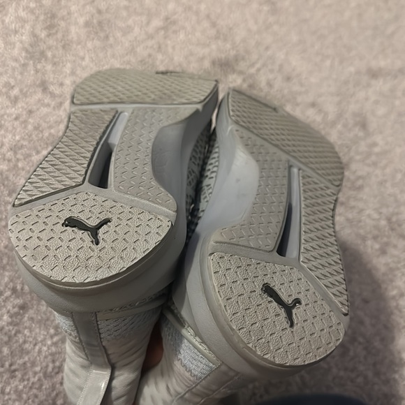 Puma Fenty greyout trainer - Picture 2 of 3